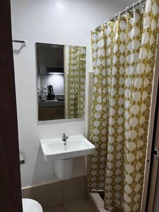 Furnished Studio@Green2 Pool+WiFi+Netflix Apartment in Calabarzon