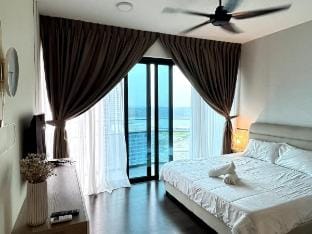 C-22-17~Seaview Almas Suites@Puteri Habour Vacation rental in Johor