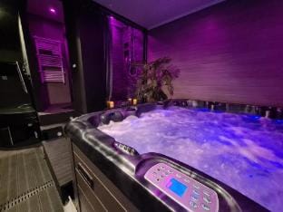Love room Apartment in Bangkok