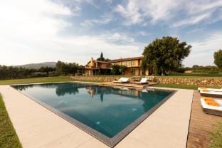 Villa Yin&Yang by Miani Group Villa in Tuscany