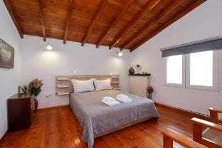 Docker 2 Beachfront Villa by Halkidiki Villas Vacation rental in Halkidiki