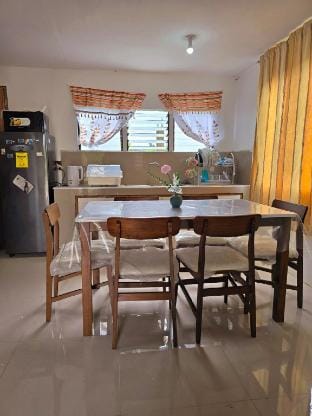Fully Furnished House w/ Pool in Marinduque  Vacation rental in Calabarzon