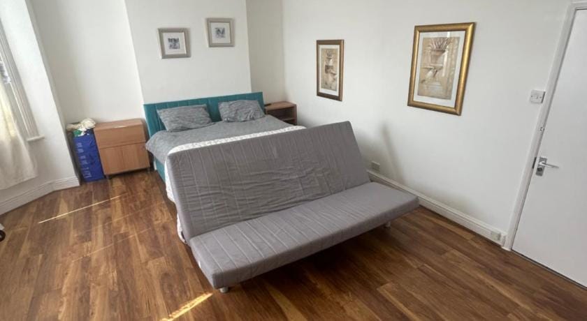 Pure Edge beach guest house with Sea view Bed and Breakfast in Herne Bay
