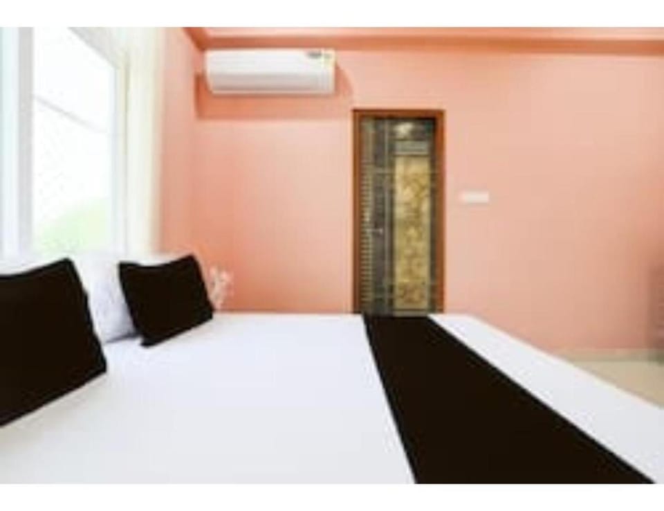 Shri Gopal Upwan Hotel Lawn & Banquet, Varanasi Vacation rental in Varanasi