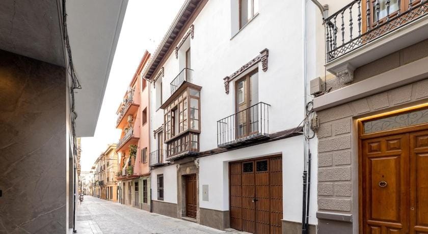 Apartamento en Casa Palacio en el centro de Granada Apartment in Granada