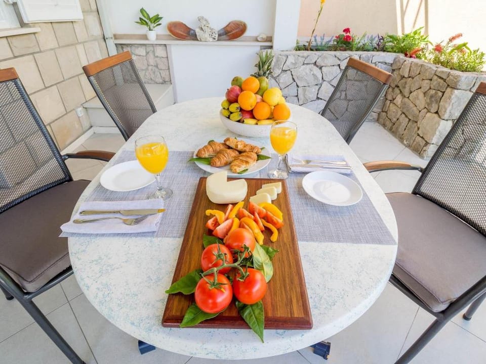 Apartment Karla - Two-Bedroom Apartment with Sea View Apartment in Dubrovnik-Neretva County