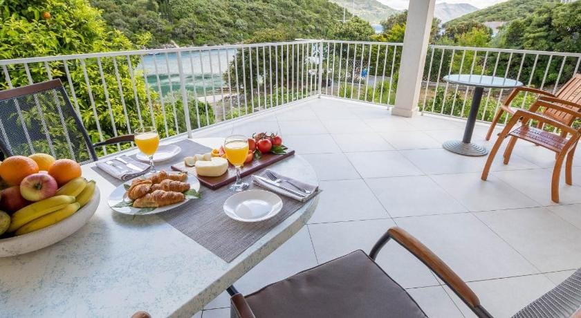Apartment Karla - Two-Bedroom Apartment with Sea View Apartment in Dubrovnik-Neretva County