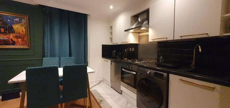 Luxurious Flat 19min from London, 7min to station Apartment in Harrow