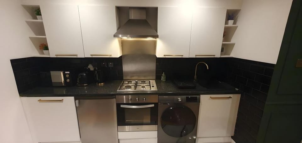 Luxurious Flat 19min from London, 7min to station Apartment in Harrow
