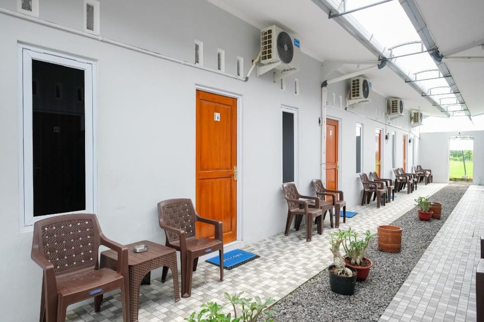 RedDoorz Syariah @ Joa Homestay Godean Sleman Yogyakarta Hotel in Special Region of Yogyakarta