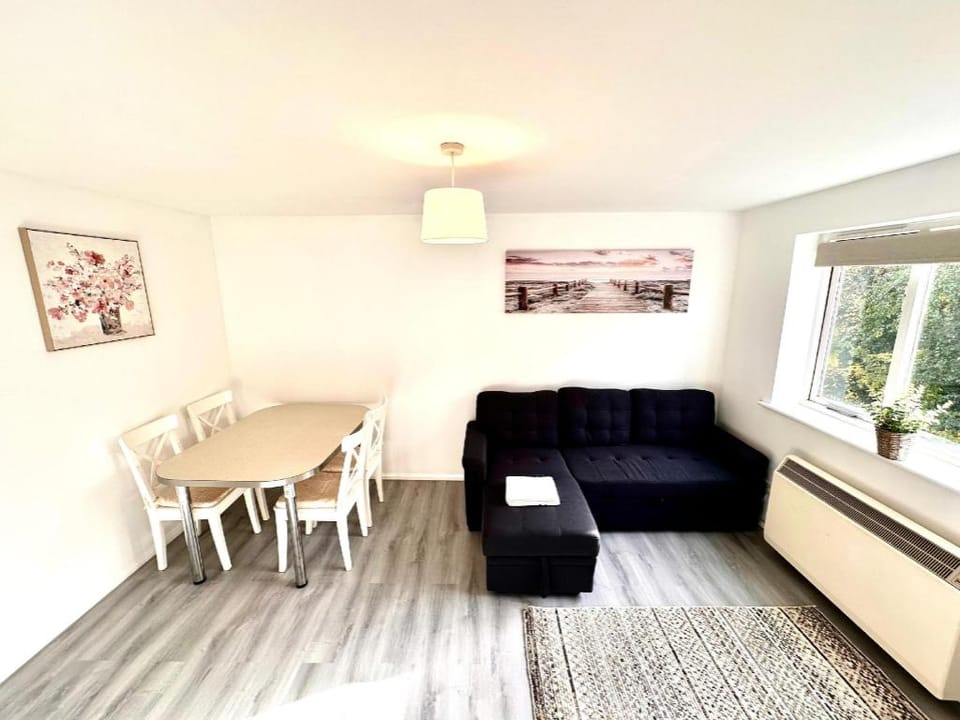 Cosy One Bedroom Apartment - London Docklands Apartment in London Borough of Lewisham