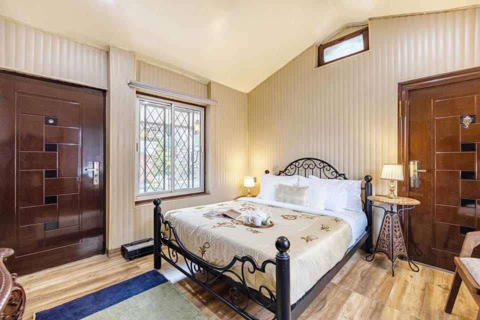 ELIVAAS Zephyr - Luxury cottages near Kempty Falls Villa in Uttarakhand