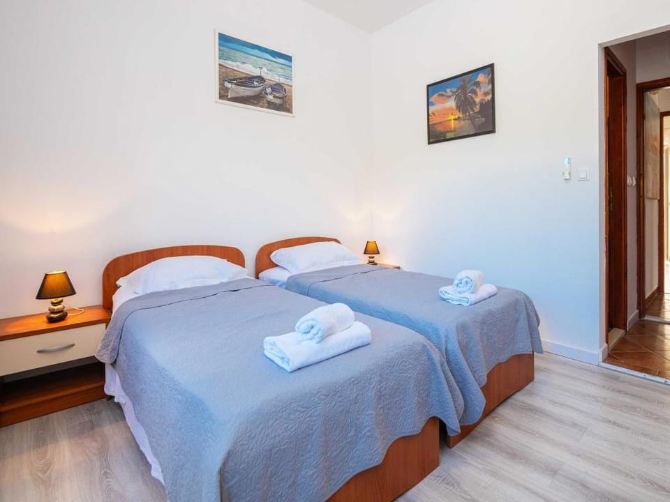 Apartments Azzurro- Three Bedroom Apartment with Terrace and Hot Tub Azzurro I-donji Apartment in Dubrovnik