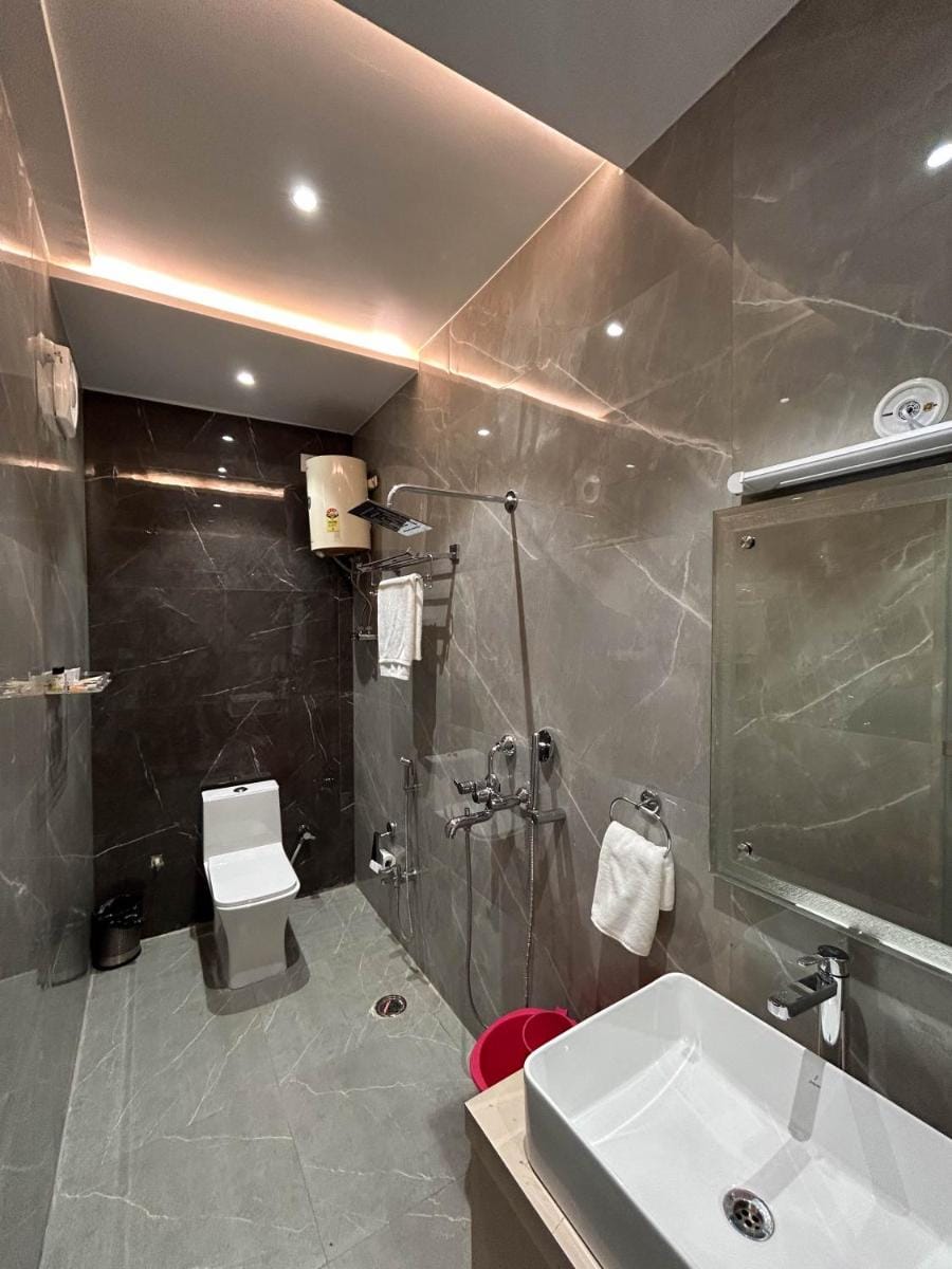 Golden Grove Homestay Bed and Breakfast in Varanasi