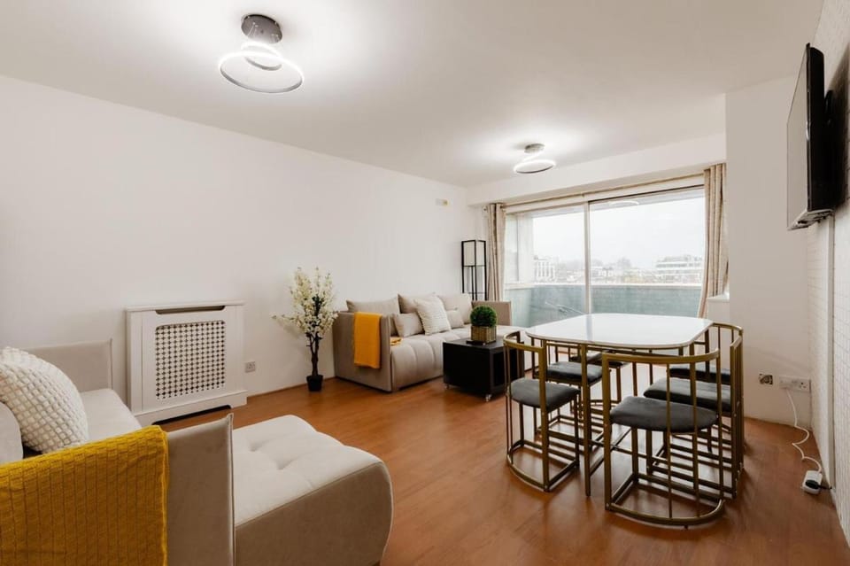 Luxurious London Apartment with City Views Apartment in City of Westminster