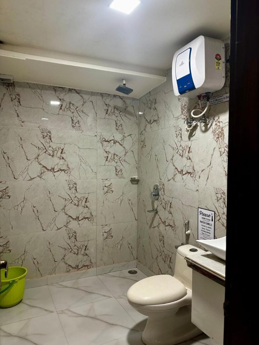 Taj Castle Homestay sutable for 17 Peoples Apartment in Agra
