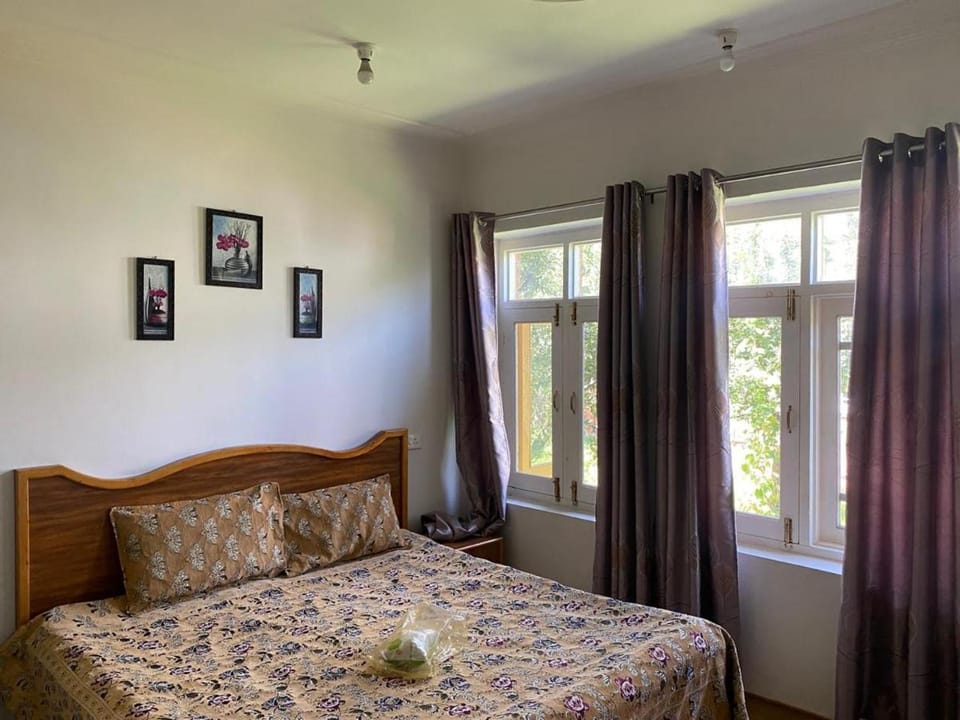 Sumbal Homestay Vacation rental in India