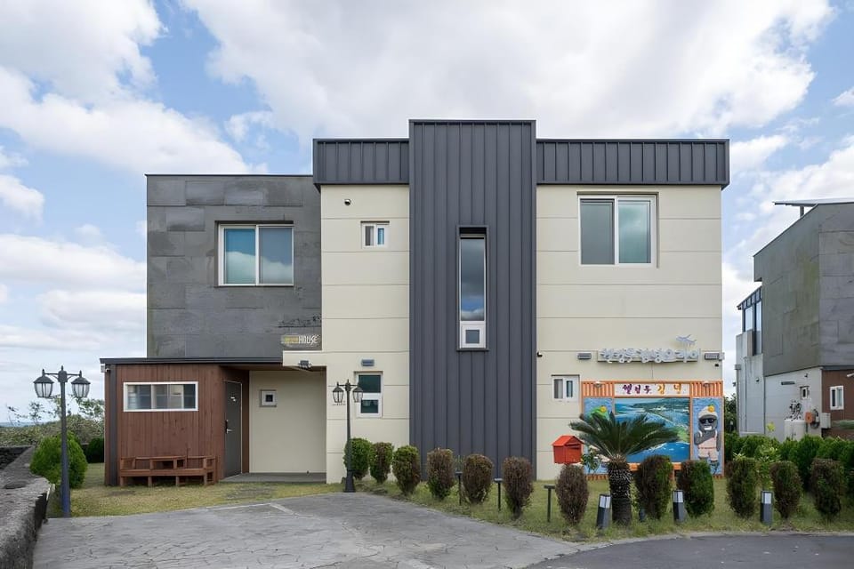 Jeju Kimnyeong Orai Private Pool Villa Bed and Breakfast in South Korea