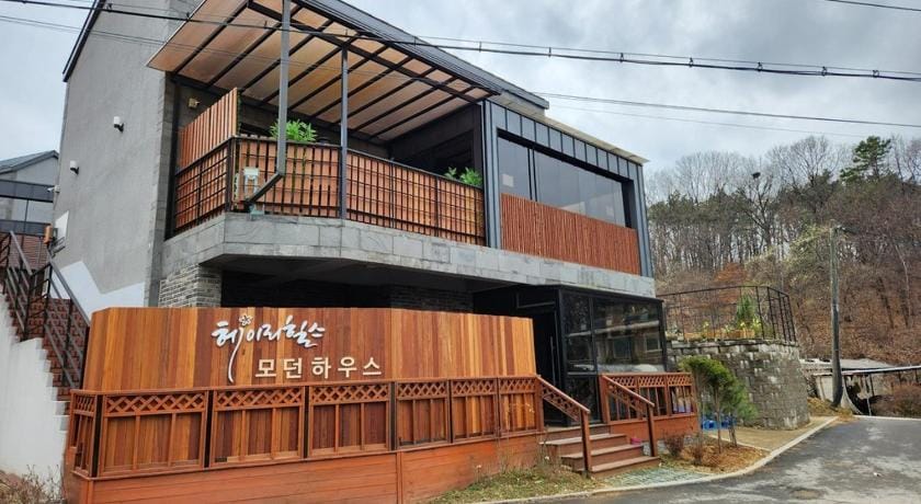 Paju Heyri Hills Modern House Bed and Breakfast in Gyeonggi-do