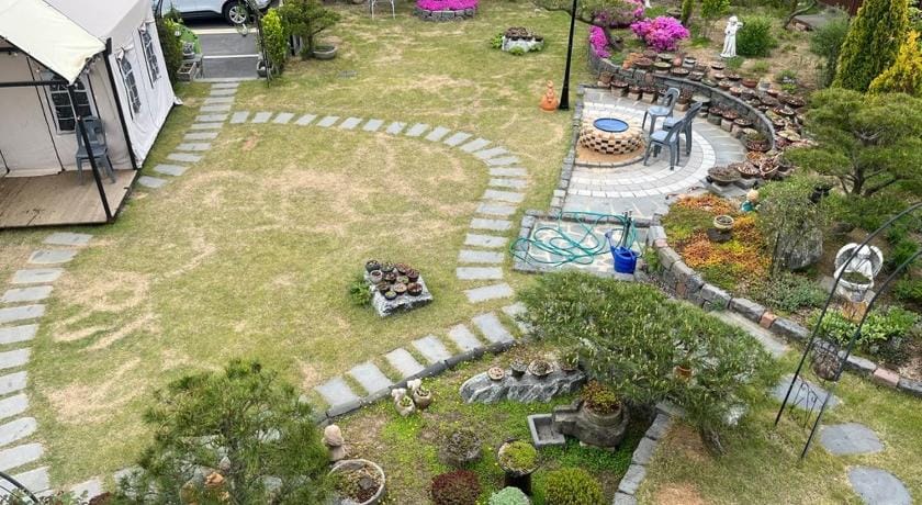 Sarah's Small Garden Bed and Breakfast in South Korea