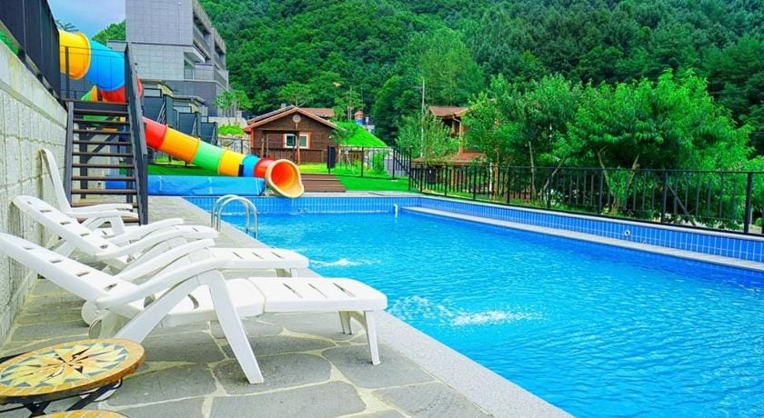 Hoengseong Nature Healing Pool Villa Bed and Breakfast in South Korea