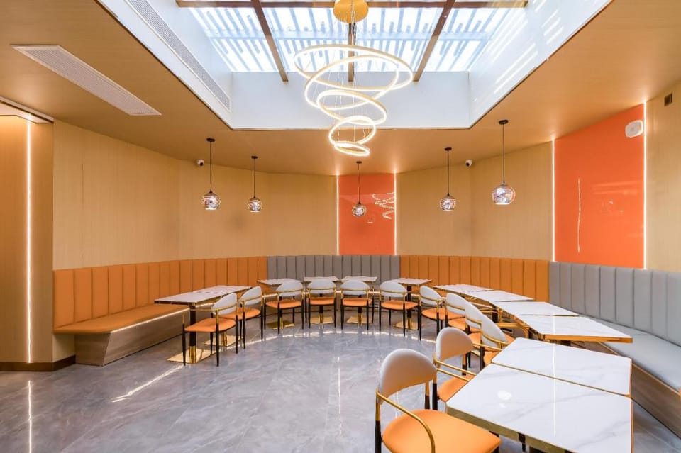 De Quan Luxury Hotel (Guomao Jintai Road Subway Station Branch) Hotel in Beijing