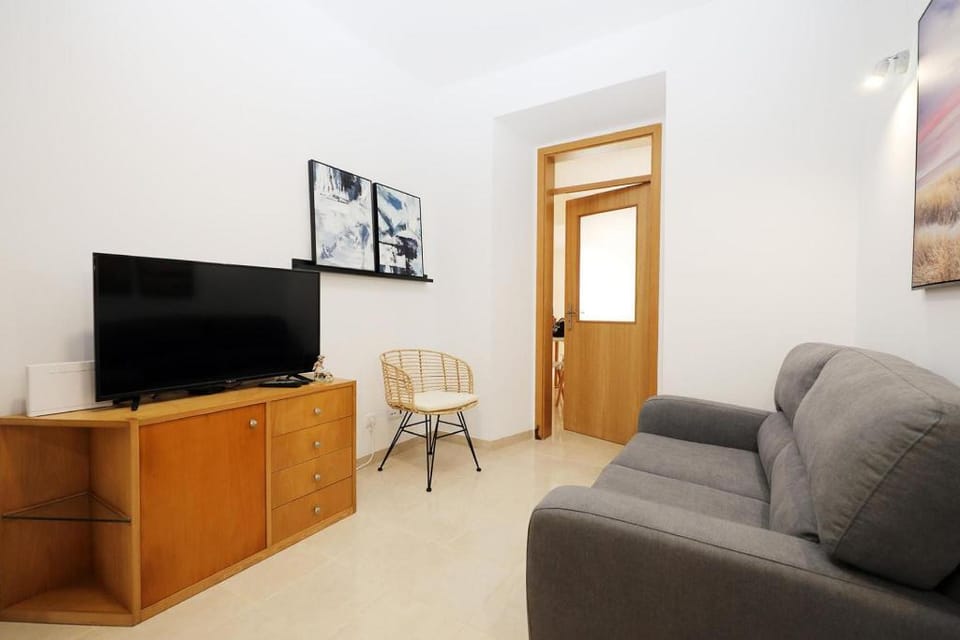 Z 03 - Bedroom 3 in Gil Vicente Guest Rooms Apartment in Lagos