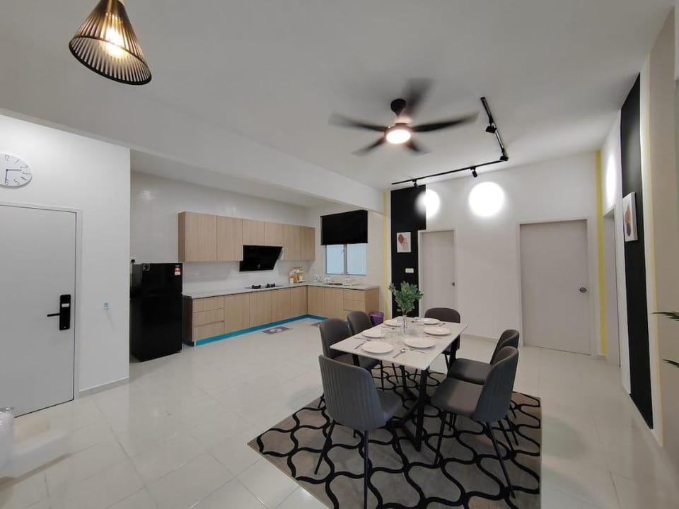 3 Bedroom Apartment with Pool sunset view@Bangi Apartment in Negeri Sembilan, Malaysia