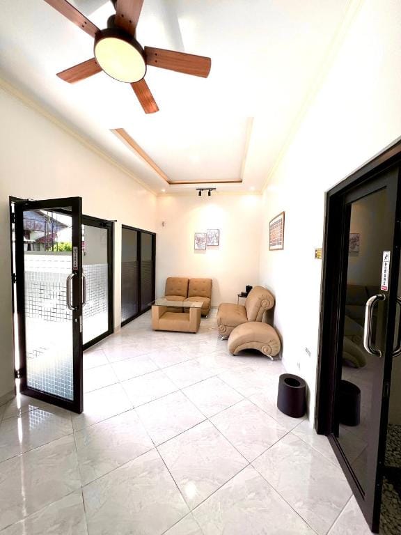 Yumna Guest House Hotel in West Java