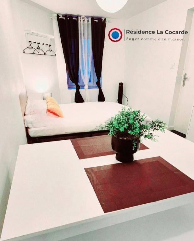 La Cocarde, Studio type Suite No.8 Bourges Centre Apartment in Bourges