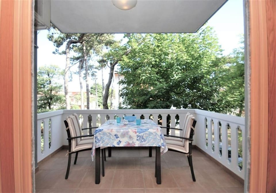 Refined retreat in a peaceful and central area Apartment in Lignano Sabbiadoro