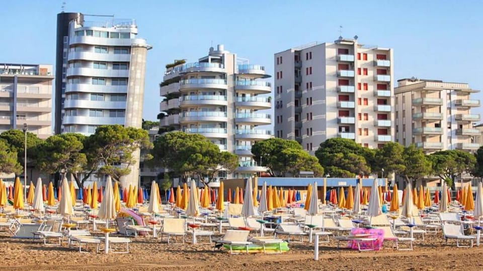 Refined retreat in a peaceful and central area Apartment in Lignano Sabbiadoro