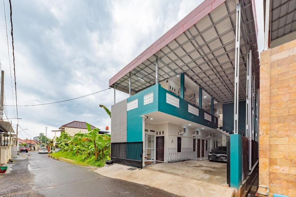 RedDoorz @ Inara Residence Purwokerto Hotel in Indonesia