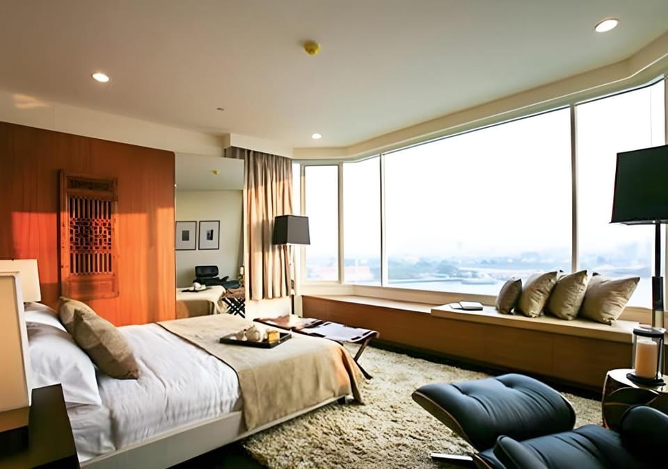 Watermark Chaophraya River Apartment in Bangkok