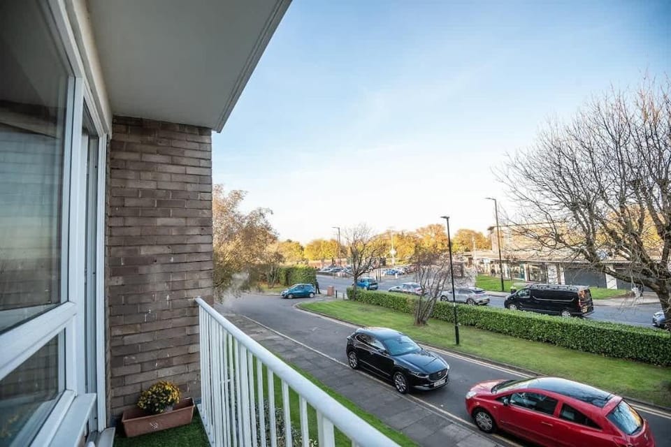 2-Bed spacious London Flat Apartment in Enfield