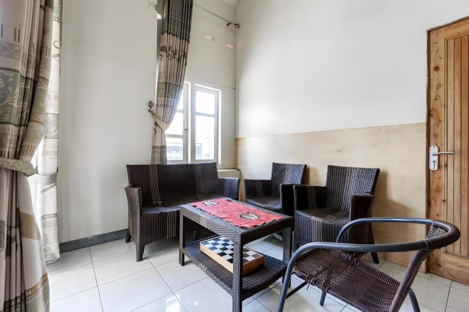 Hotel O Wisma Air Mancur Homestay Syariah Hotel in East Java