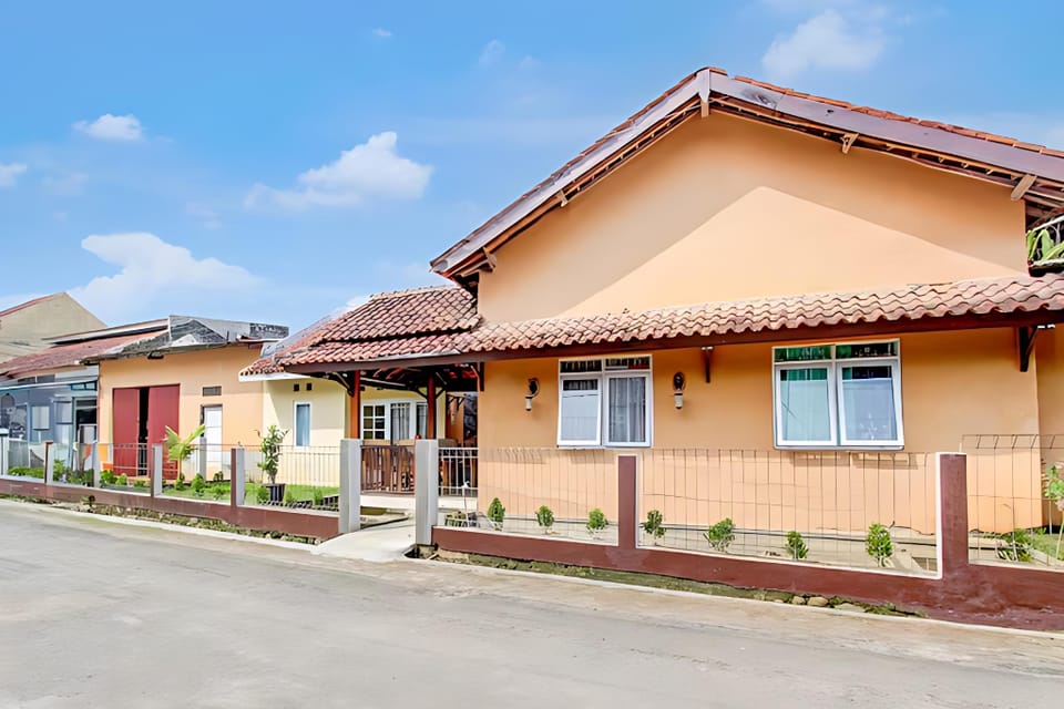 Homestay Bintang Purwokerto Hotel in Indonesia
