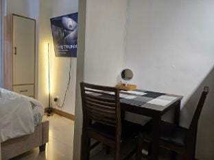 Stylish and Minimalist Apartment in Las Pinas