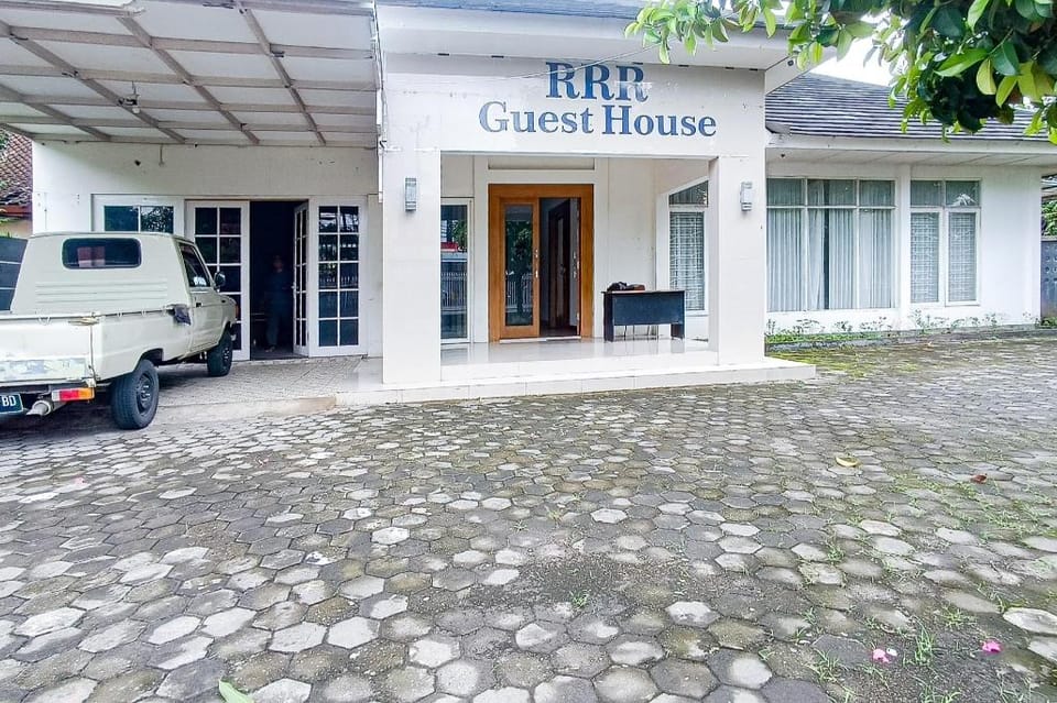 RedDoorz @ RRR Guesthouse Mataram Hotel in West Nusa Tenggara, Indonesia