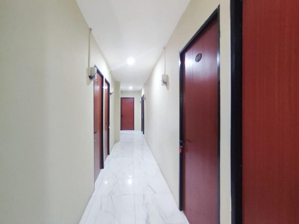 RedDoorz Near Sam Poo Kong 4 Semarang Hotel in Indonesia