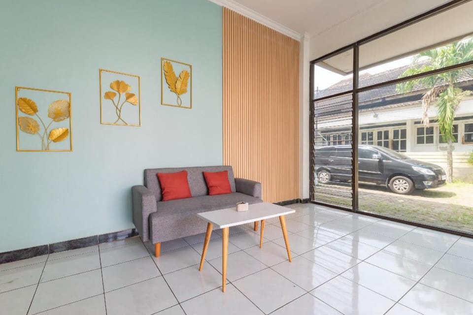 Urbanview Syariah Wisma Husada Kalibanteng Hotel in Indonesia