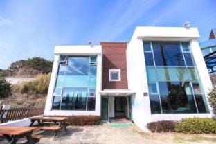 Tongyeong Travel Guest Pension Bed and Breakfast in South Korea