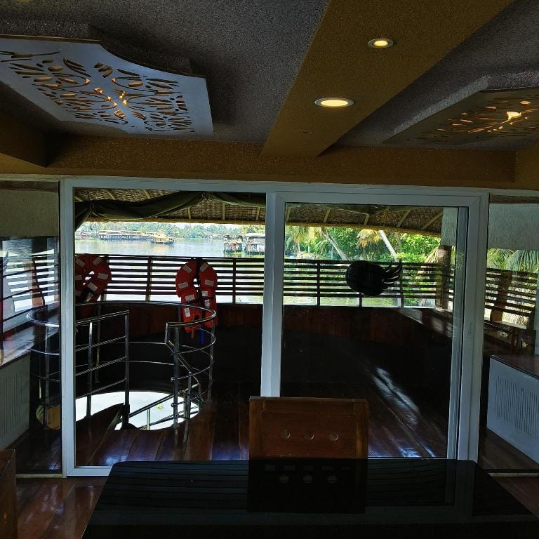 Vinayak House Boats Hotel in Alappuzha