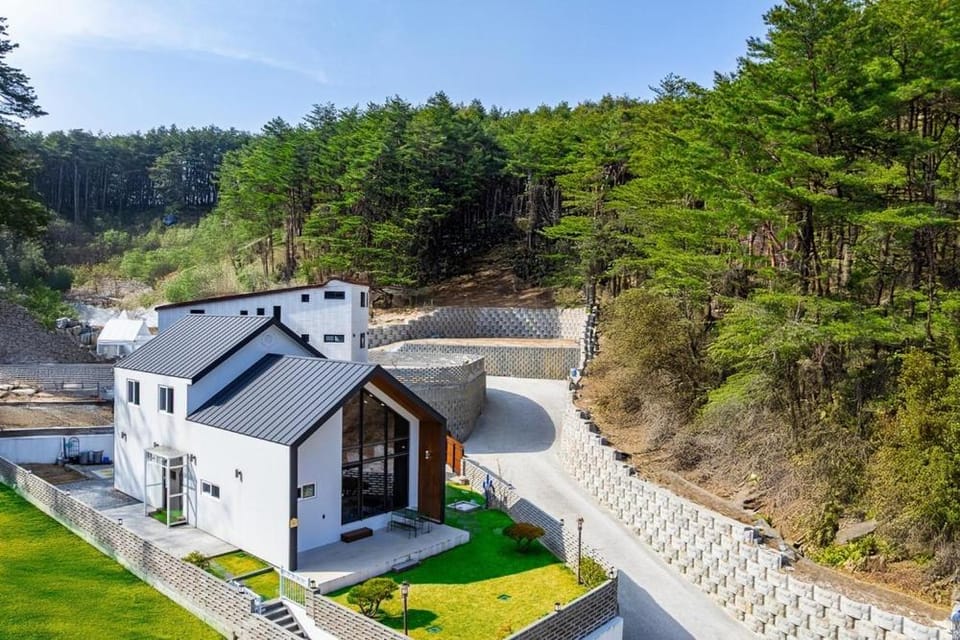 Geonhaeng Private Pool Villa Pension Bed and Breakfast in South Korea