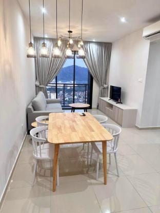 Wanderlust Retreat by Iconic Regency Apartment in Bayan Lepas