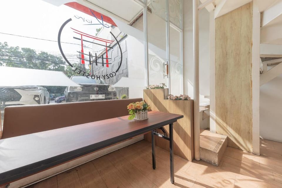 RedDoorz Hostel @ Kiara Cozy Kircon Bandung Hotel in Bandung
