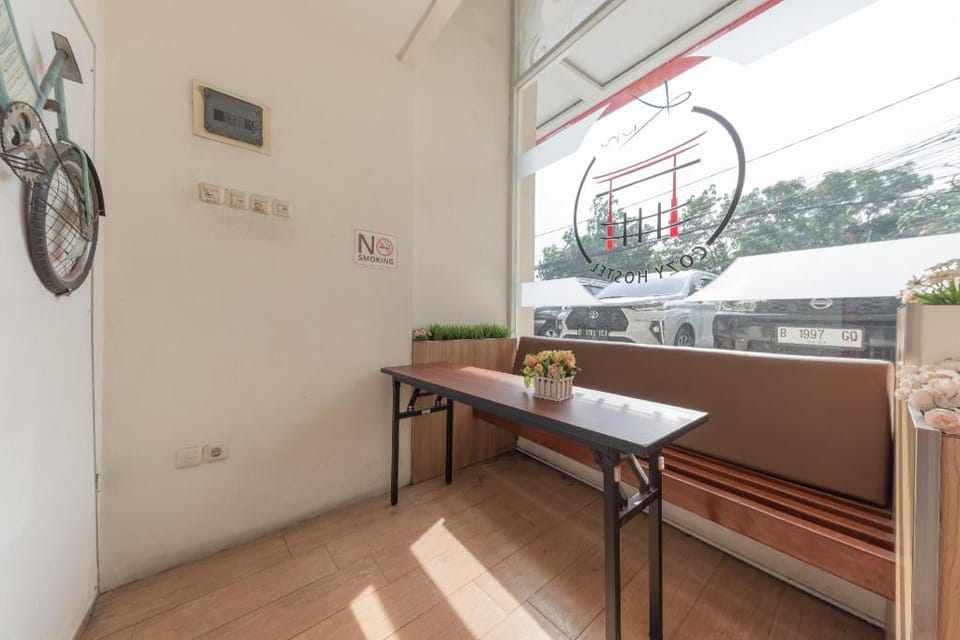 RedDoorz Hostel @ Kiara Cozy Kircon Bandung Hotel in Bandung