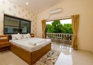 3bhk w/d pool and jacuzzi by Tanash Homes; Anjuna Vacation rental in Baga