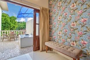 4bhk by Tanash Homes; Jacuzzi/share pool, Anjuna Villa in Goa, India