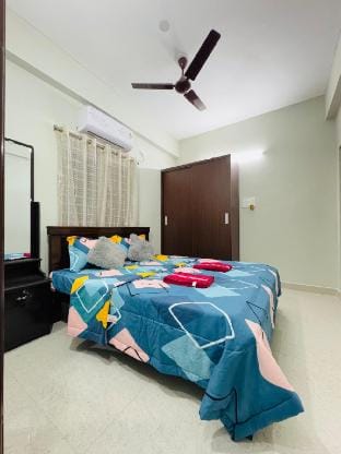 Penthouse Escape: 1BHK Park View Flat in Kondapur Vacation rental in Hyderabad